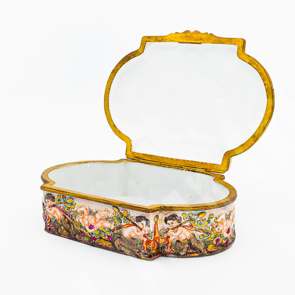 Фарфоровая шкатулка "Античные мотивы". Фарфор, ручная росьпись. Италия, Каподимонте (Capodimonte). X