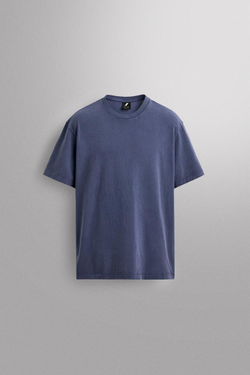 ZARA ФУТБОЛКА С ГРАФИЧЕСКИМ ПРИНТОМ, ЛИНЯЛЫЙ СИНИЙ