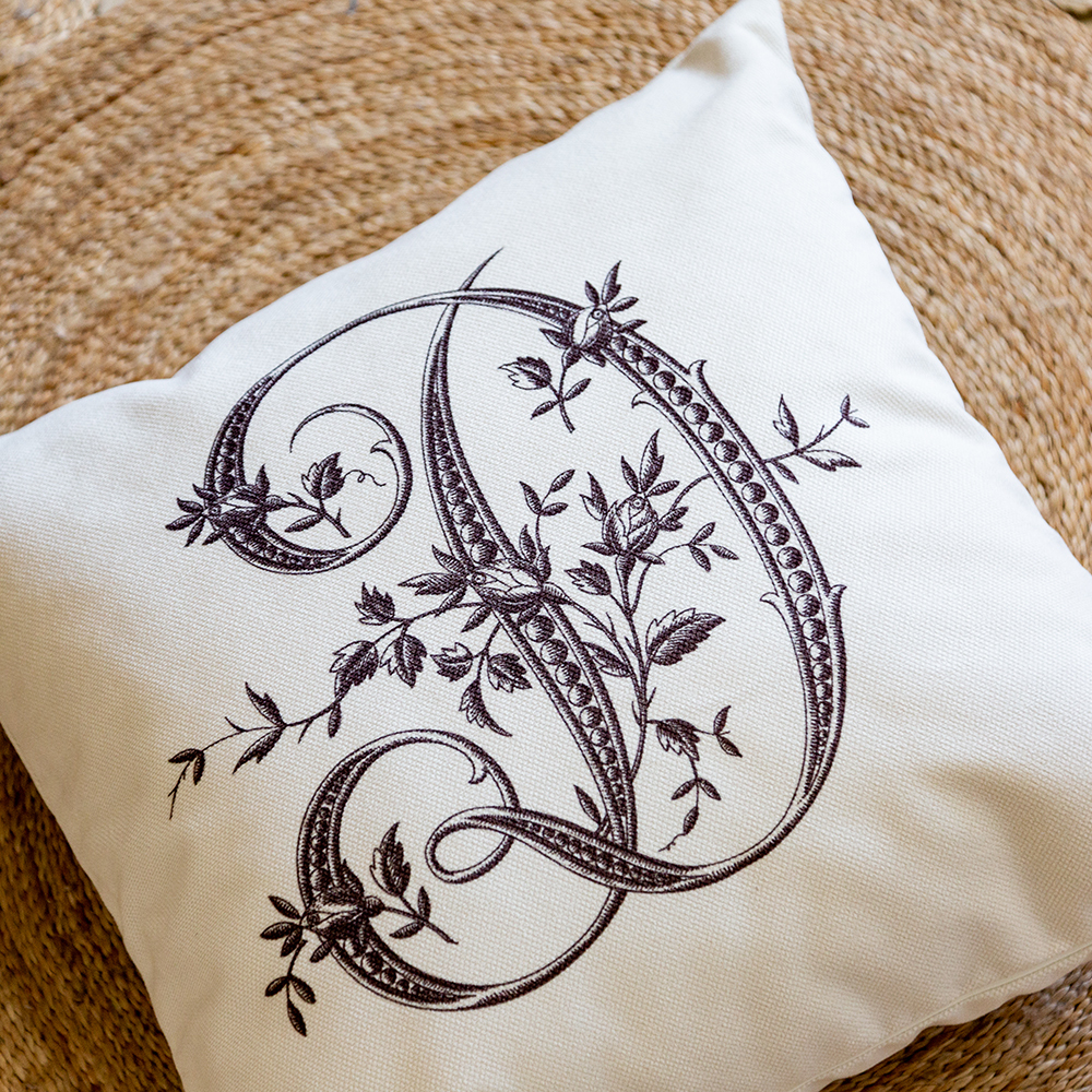 Арт-подушка Объект мечты Монограмма буквы D