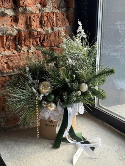 Композиция из хвои