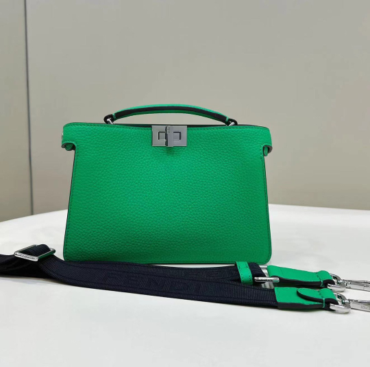 Fendi Peekaboo ISeeU XCross 23 cm