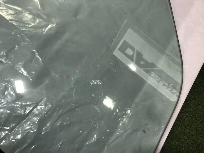 Стекло двери переднее правое Land-Rover Discovery 4 (2009-2016)