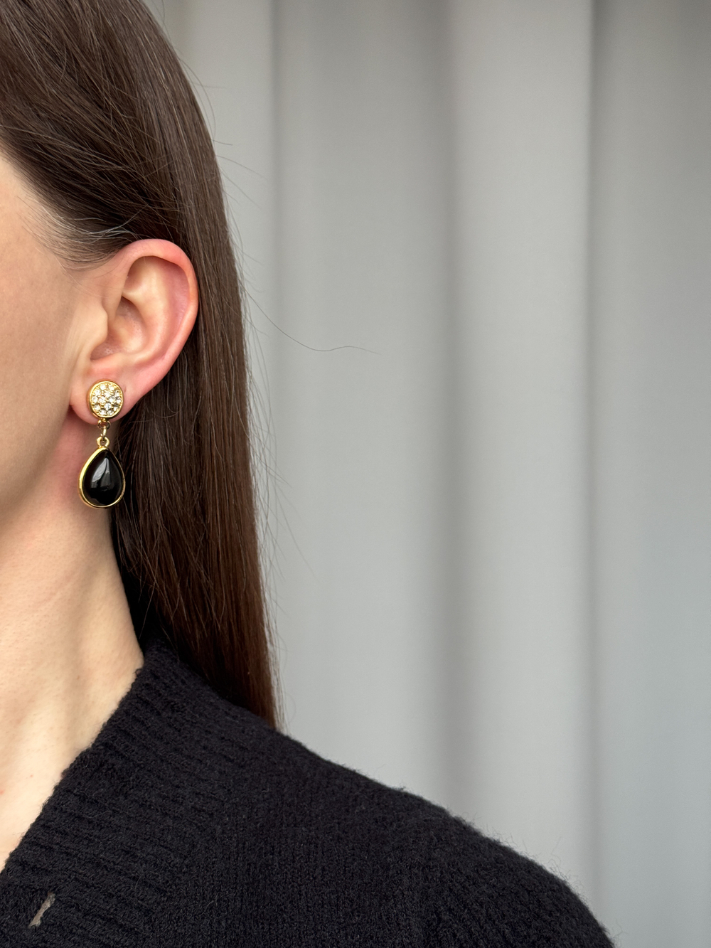 Серьги с чёрными вставками и кристаллами