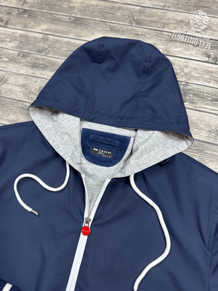 Бомбер с капюшоном Kiton