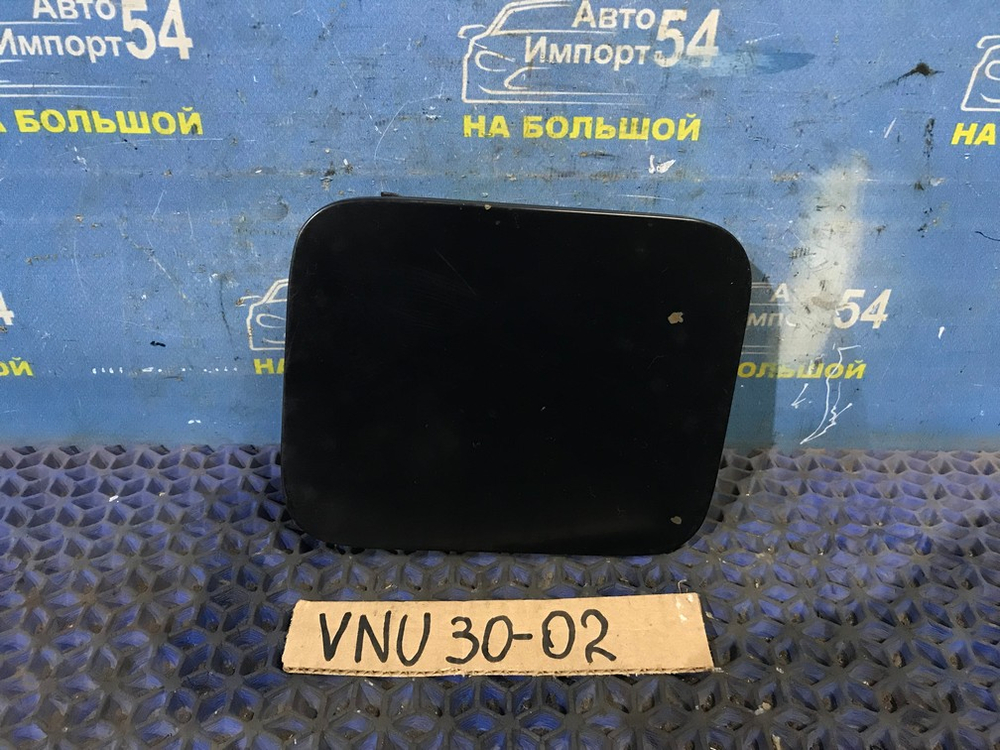 Лючок бензобака NISSAN PRESAGE 1998