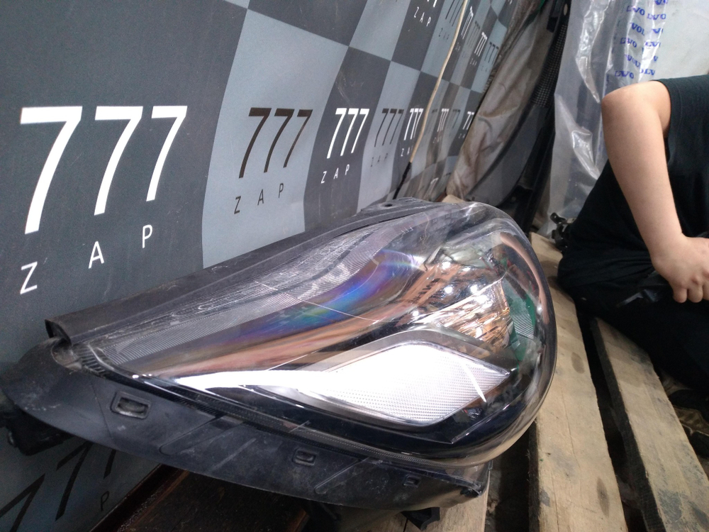 Kia Sorento 3 Prime Фара правая оригинал целая 92102c5600