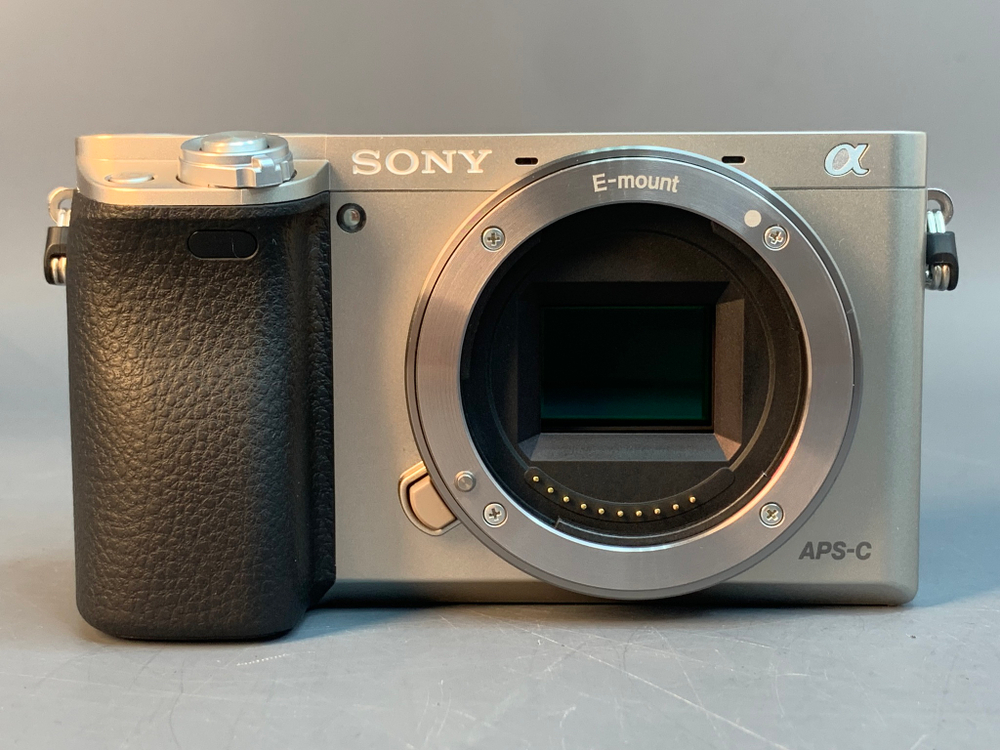 Sony A6000 kit 16-50mm 3.5-5.6 OSS
