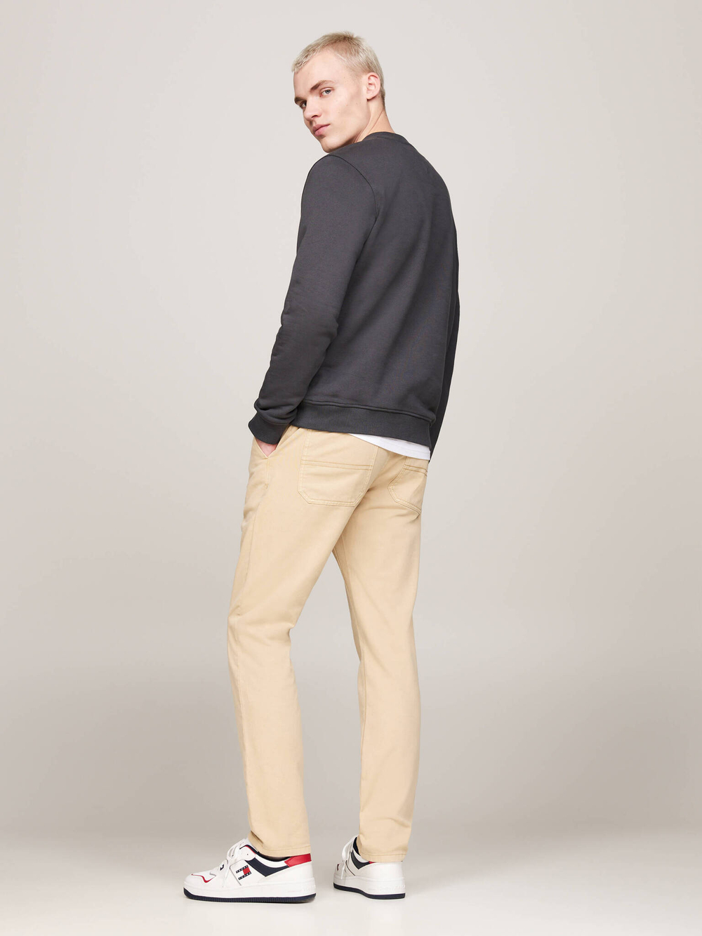 Худи Tommy Jeans - графитовый(DM0DM17986)