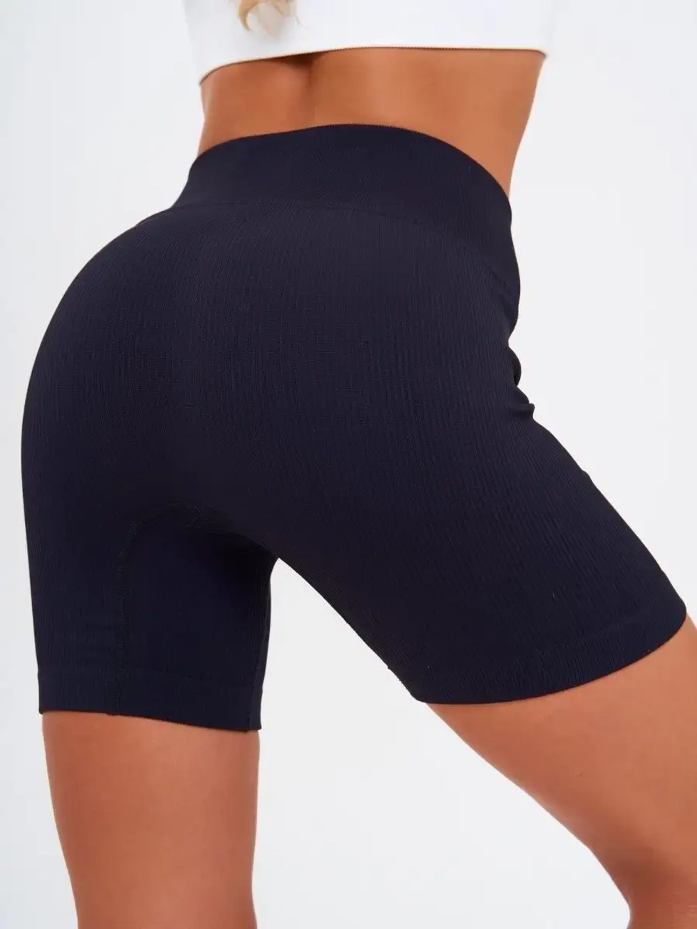 Велосипедки в рубчик короткие