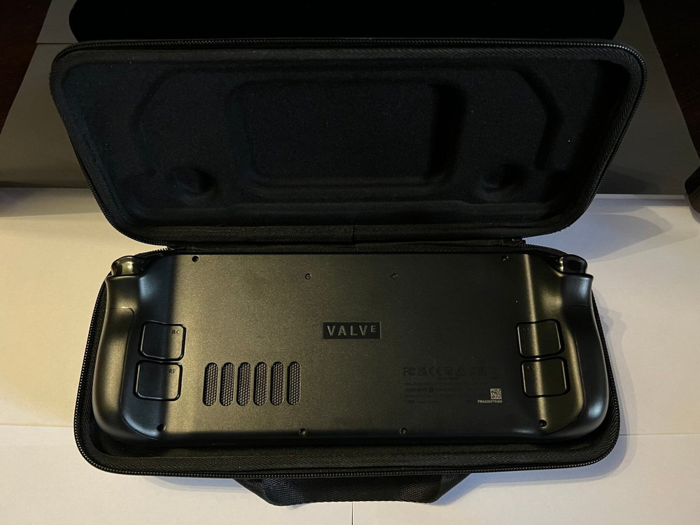 Ресейл Игровая портативная консоль Valve Steam Deck LCD 256Gb