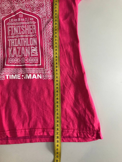 Футболка яркого цвета приталенная, маркировка XS, визуально на 42 размер