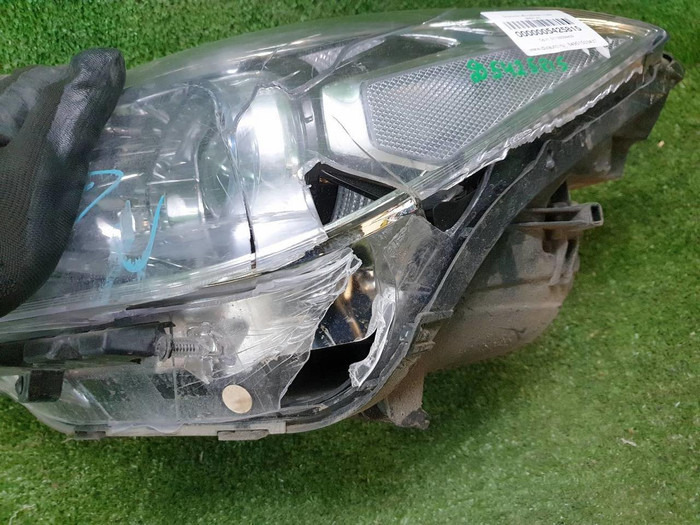 Битая Фара левая Genesis G70 (2017-2021) LED