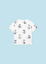 две футболки с шортами