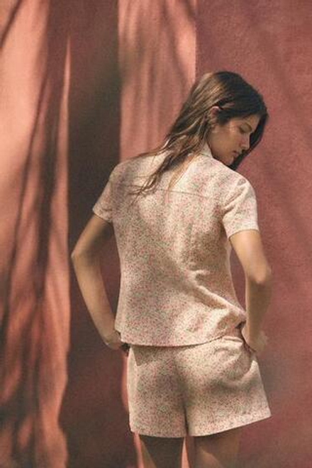 ZARA РУБАШКА С КОРОТКИМИ РУКАВАМИ И ЦВЕТОЧНЫМ ПРИНТОМ, РОЗОВЫЙ