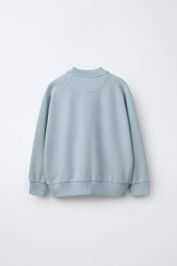 ZARA КОМПЛЕКТ ИЗ ТОЛСТОВКИ И ШОРТОВ С НАДПИСЬЮ, ГОЛУБОЙ