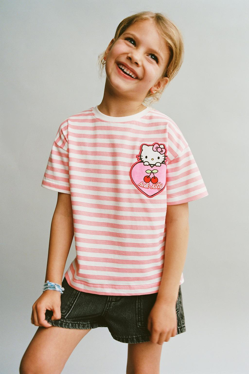 Футболка в полоску с принтом hello kitty © sanrio