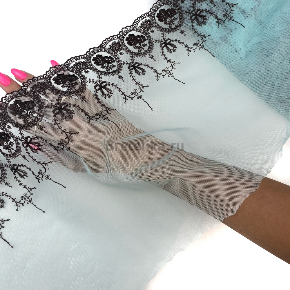 Вышивка на сетке ментол 25 см