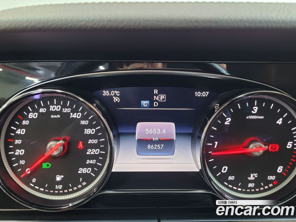 Mercedes-Benz E-Class W213 E220d Exclusive (11.2019)