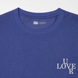 UNIQLO ФУТБОЛКА С ГРАФИЧЕСКИМ ПРИНТОМ, СИНИЙ