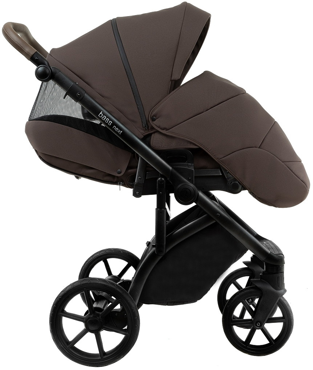 Детская коляска Roan Bass Next 2.0 3 в 1 с автокреслом Pituso Santiso Pro Black BSN/44/2 Turkish Coffe/Black/руч.Cappuccino