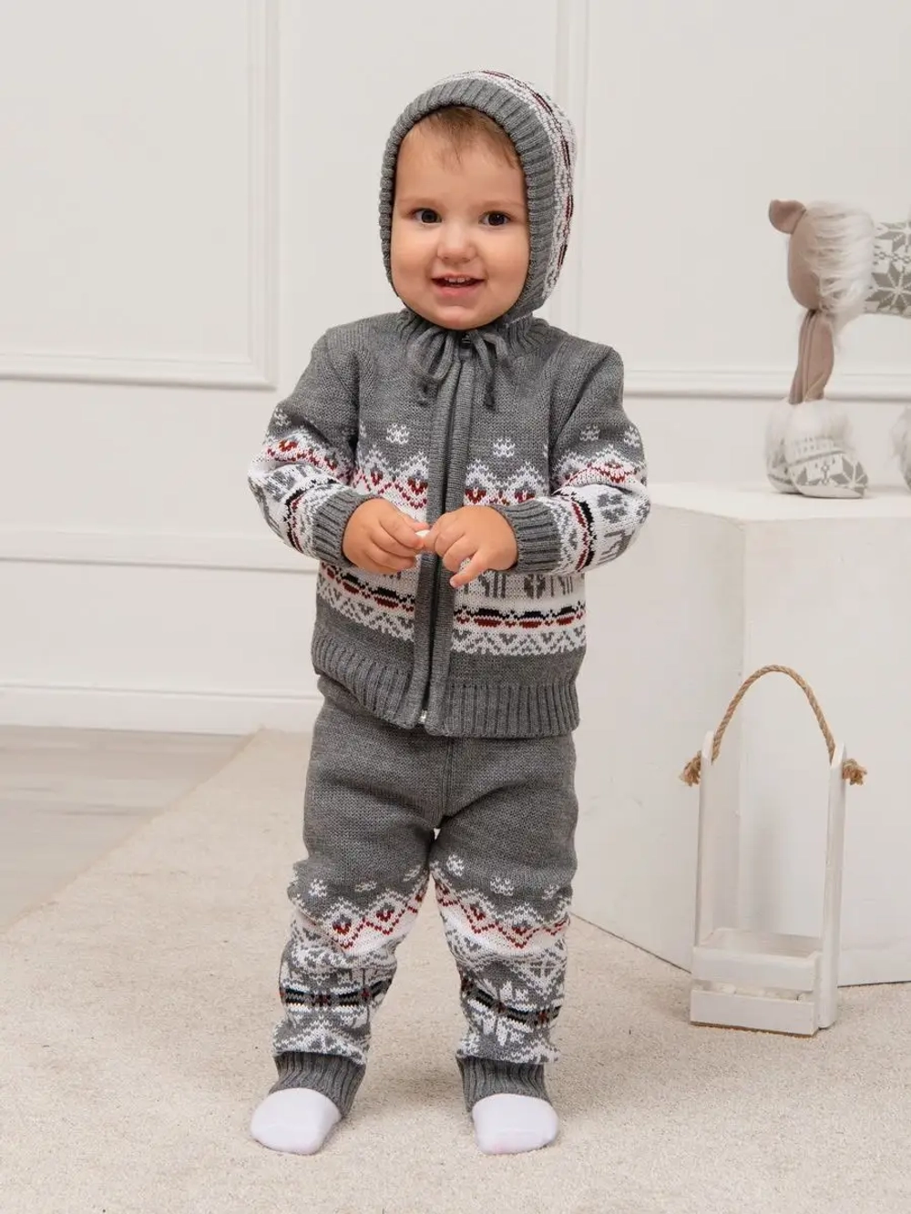 Костюм вязаный