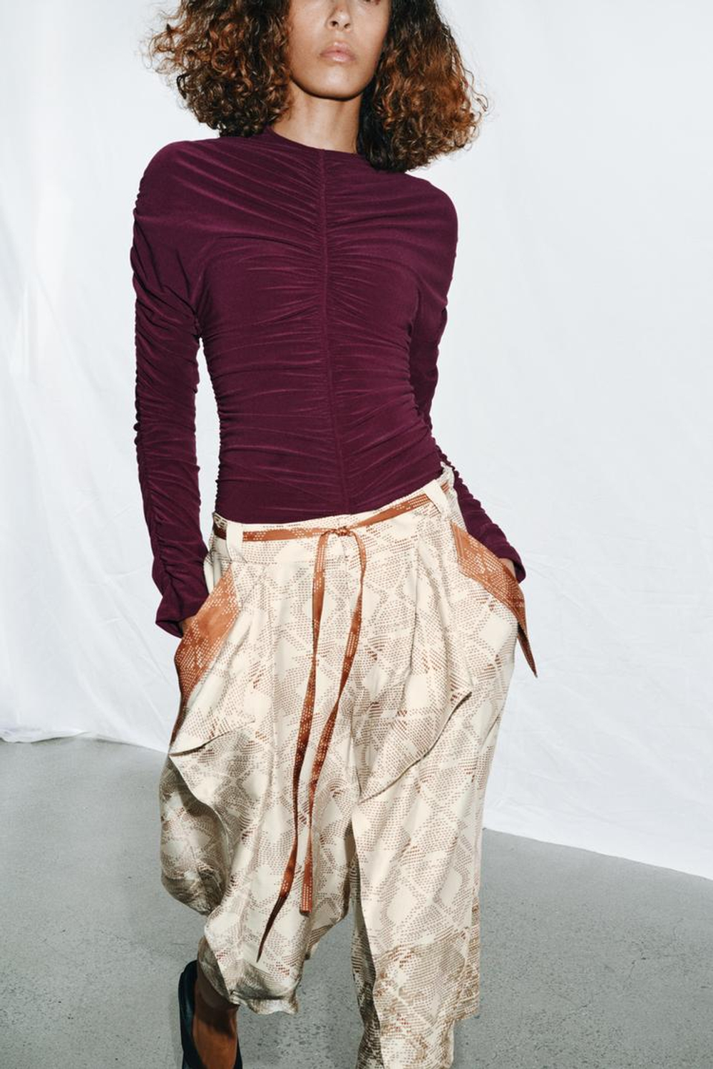 ZARA БОДИ СО СБОРКАМИ, БАКЛАЖАННЫЙ