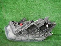 Фара правая Audi Q3 1 8U (2011-2014) ксенон