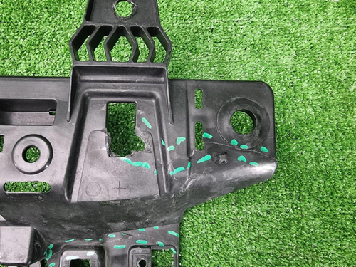 Кронштейн переднего бампера Voyah Dream (21-нв)