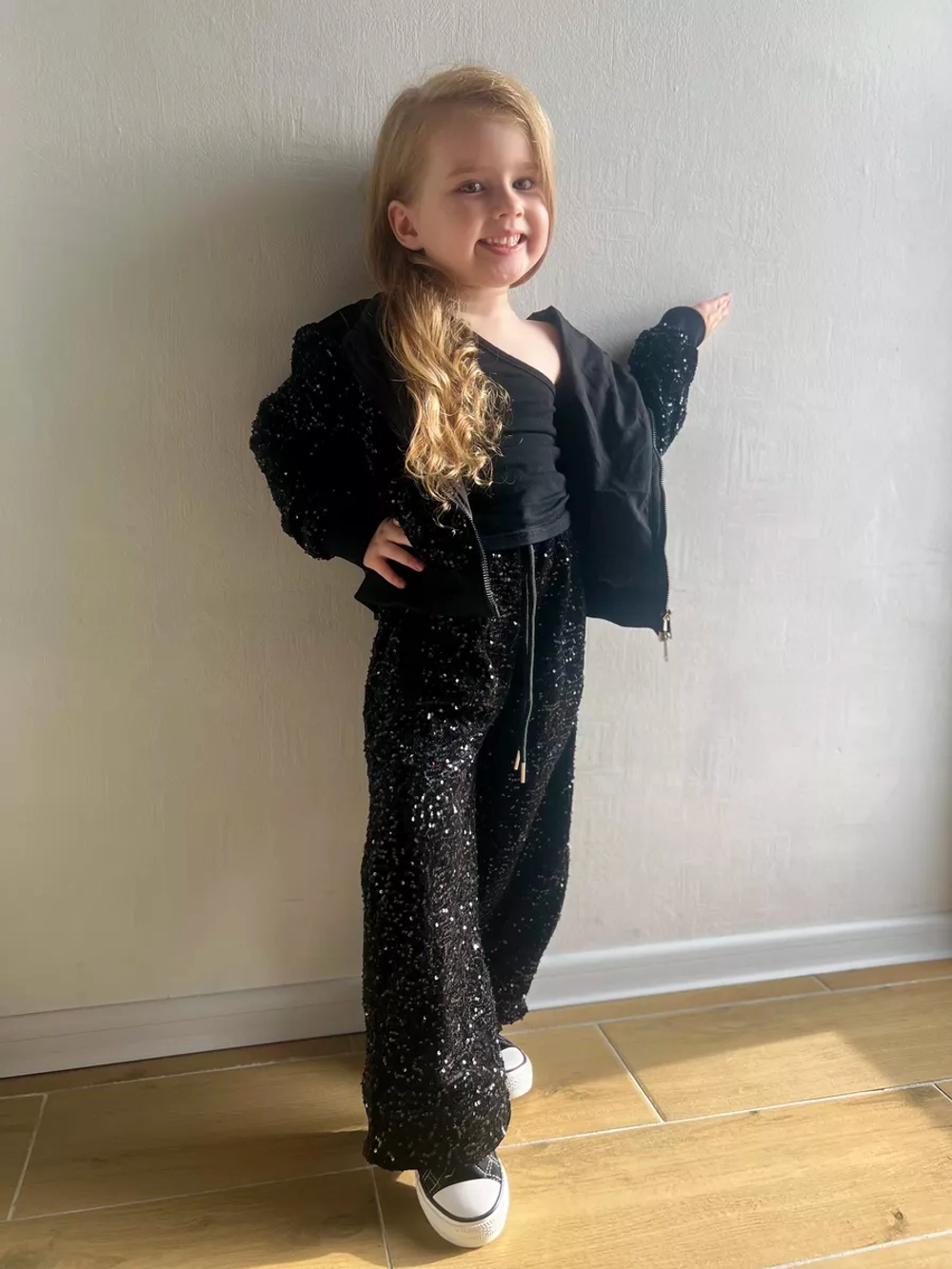 Костюм спортивный велюровый с пайетками