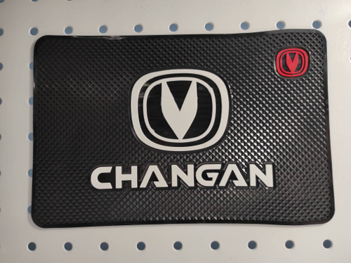 Changan / Коврик на панель (1 шт.)