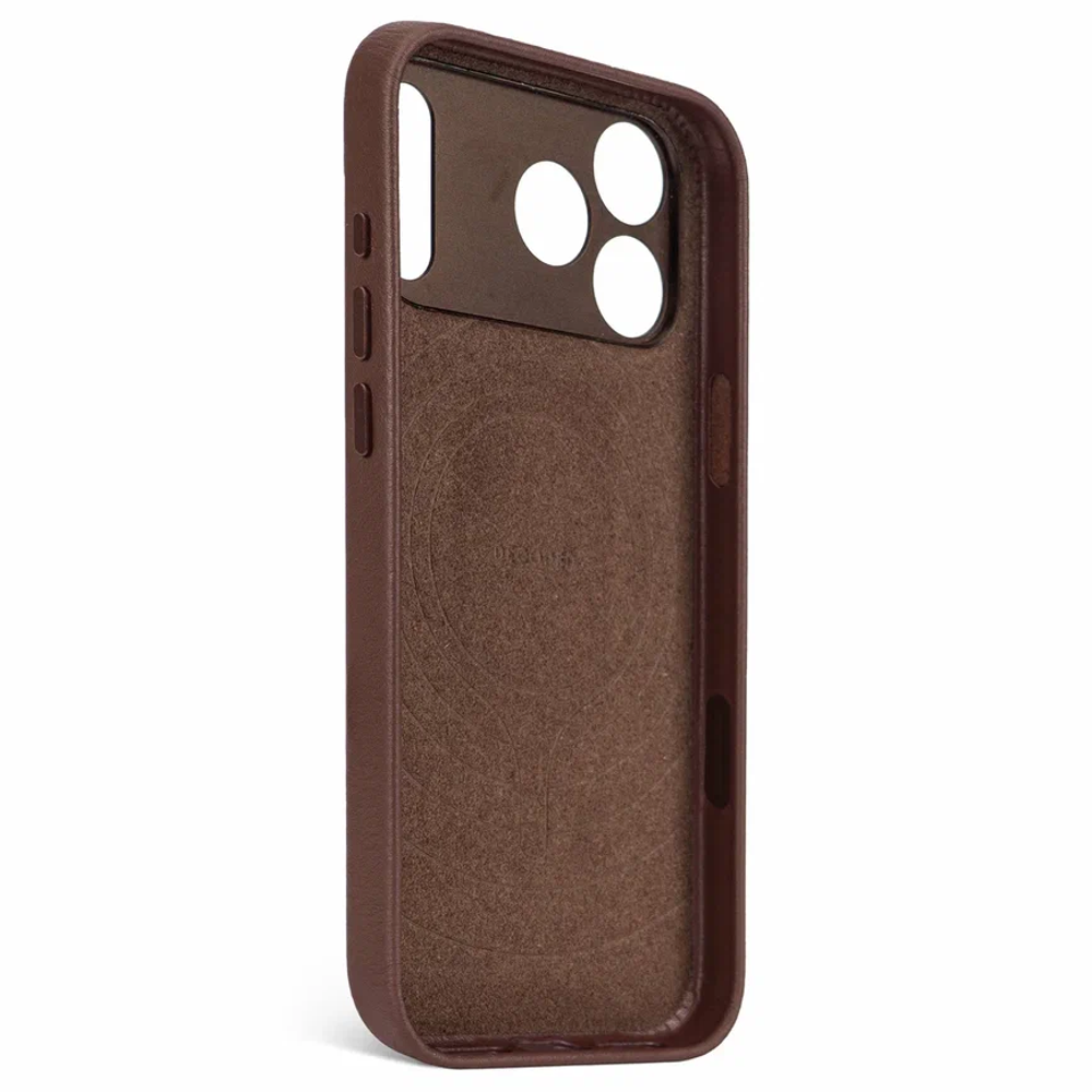 Чехол Decoded Leather Backcover для iPhone 17 Pro Max шоколадный