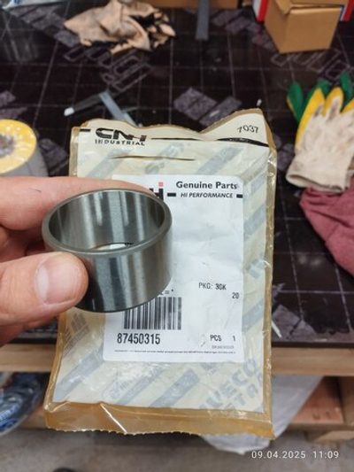 Втулка 87450315