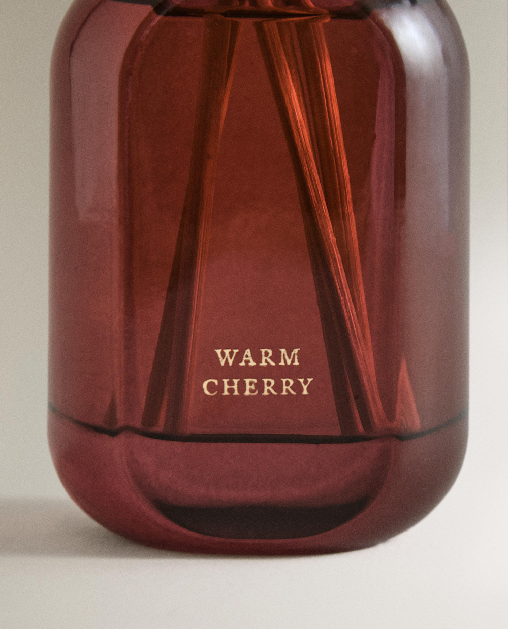 Zara Home Аромадиффузор Warm Cherry 100 мл, тростниковые палочки микадо, аромат фруктовый, Персиковый