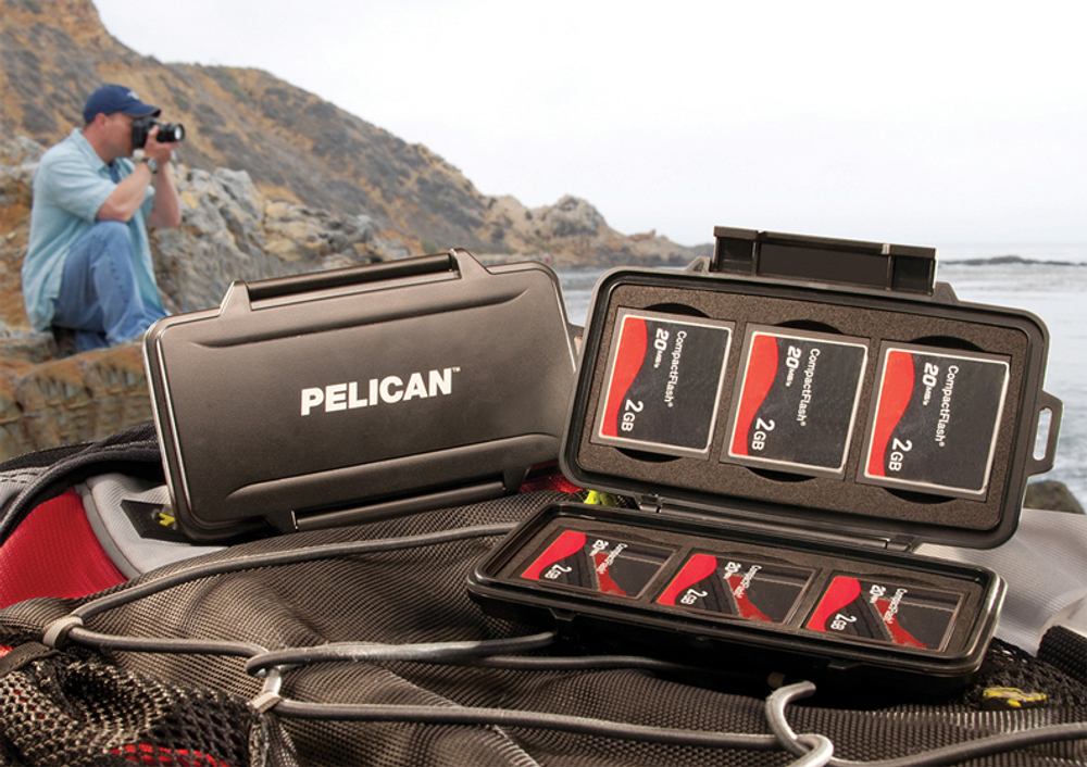Защитный кейс Pelican™ 0945 черный для карт памяти CF