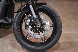 Harley-Davidson® Softail® FXDR™ 114, 2020