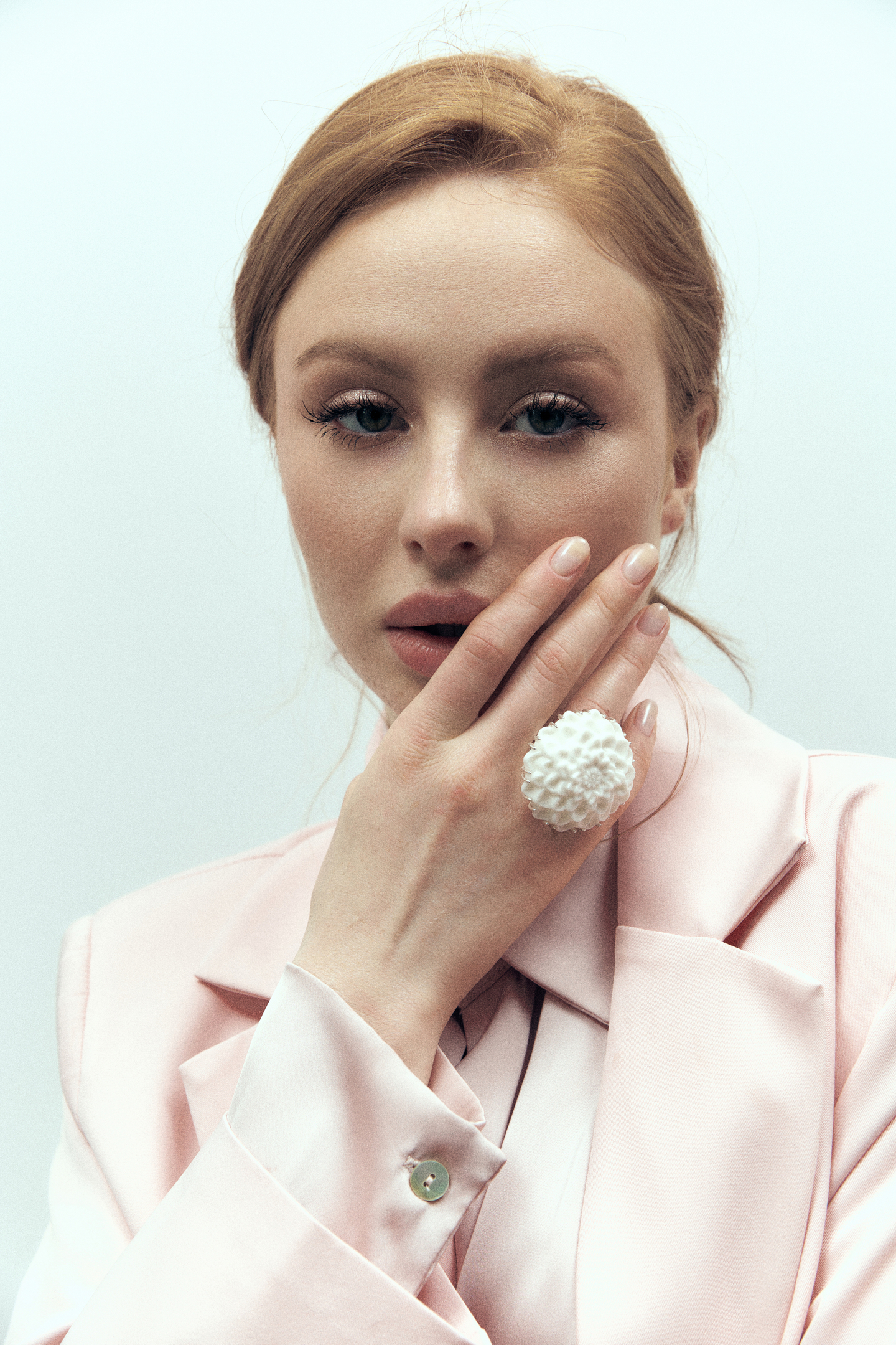 Кольцо Георгин XL, белый фарфор