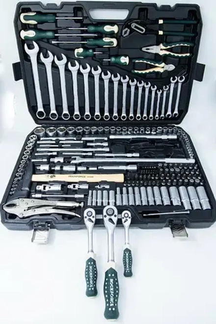 Набор инструмента RF-41802-5: 1/2"&1/4"&3/8"DR с 6-гранными головками 180пр.(пласт. кейс) ROCKFORCE