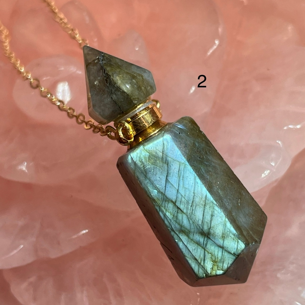 45293 Лабрадор Кулон флакон на цепочке 16*40мм (Заряжено на Удачу)