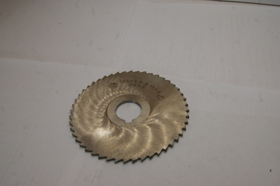 Фреза отрезная дисковая по металлу 125х3.5х27мм. z=48 Р6М5 СССР со шпонкой