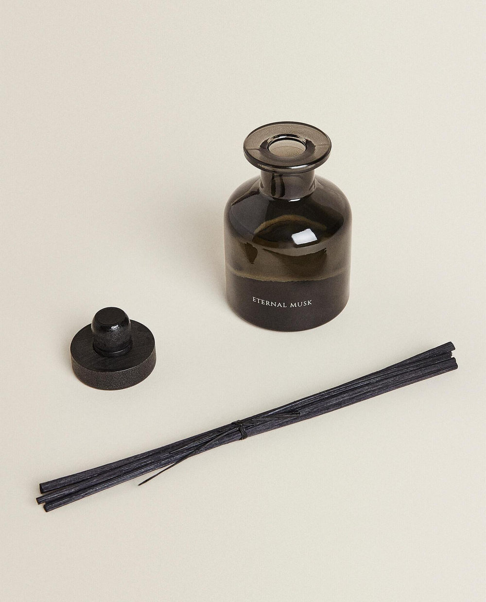 Zara Home ETERNAL MUSK REED DIFFUSERS — ароматический диффузор с тростниковыми палочками, Вечный Мускус, 120 мл