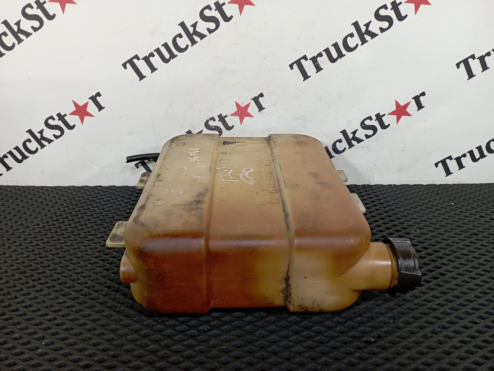 Бачок отопителя 7L