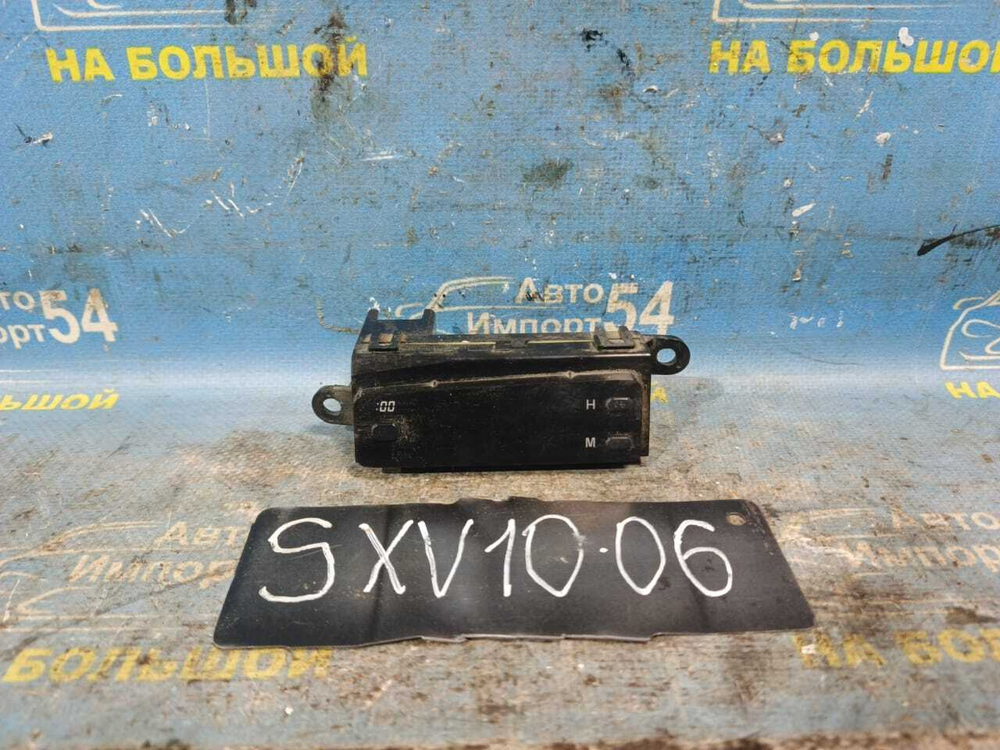 Часы салонные TOYOTA CAMRY 1993