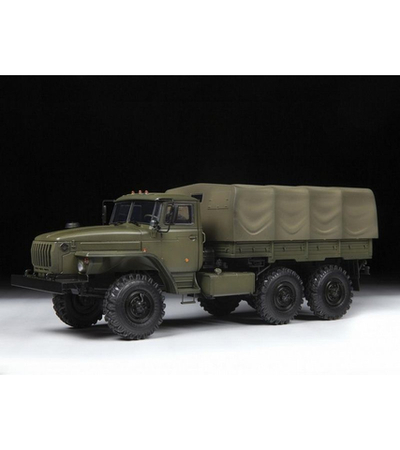 Сборная модель ZVEZDA Российский армейский грузовик Урал-4320, 1/35