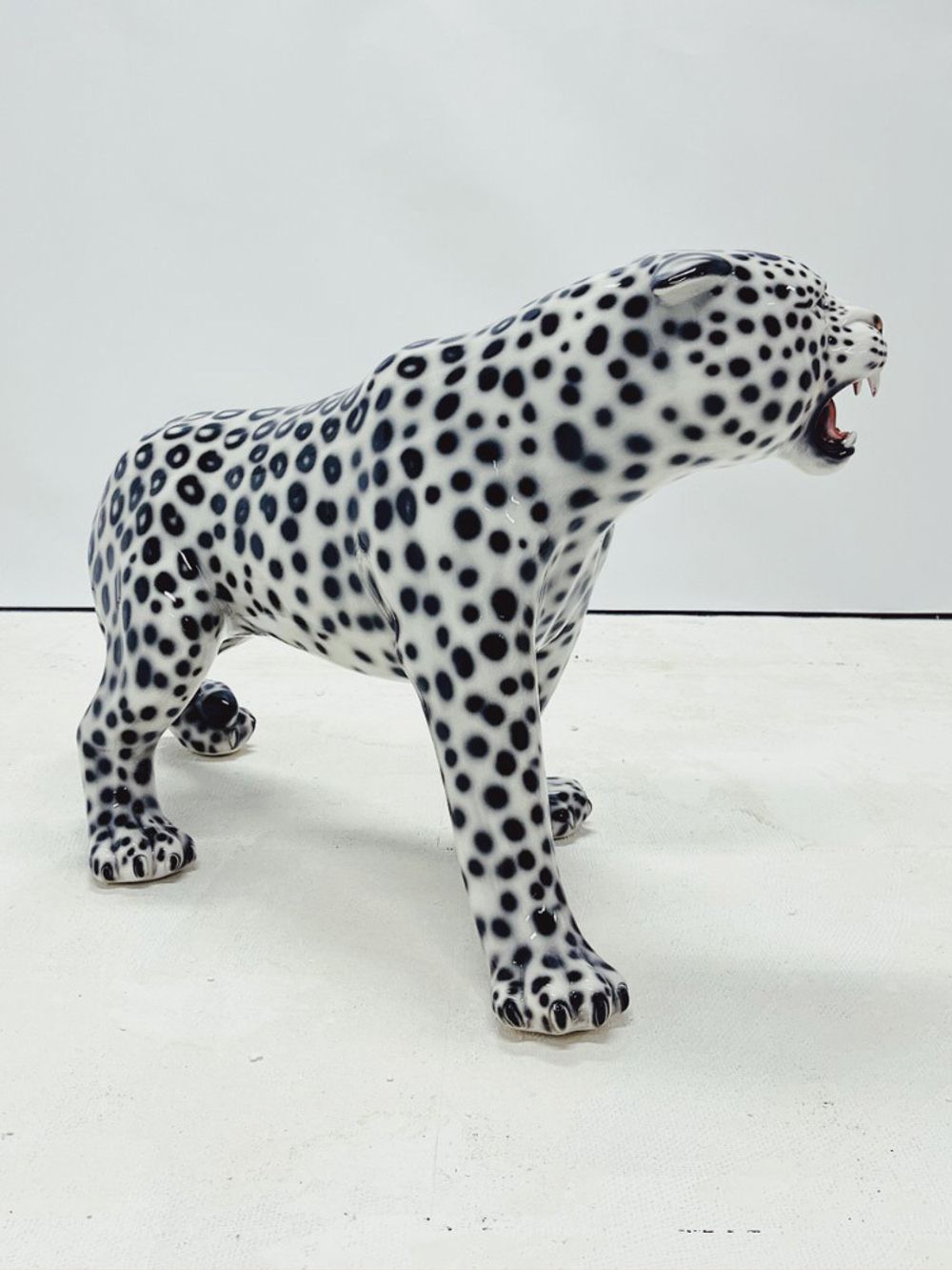 Boxer Статуэтка "Снежный Барс"