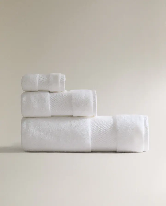 ZARA HOME МЯГКОЕ БАННОЕ ПОЛОТЕНЦЕ, БЕЛЫЙ