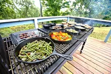 Сковорода чугунная, 26 см, глубокая с двумя ручками, чугунной крышкой, Lodge