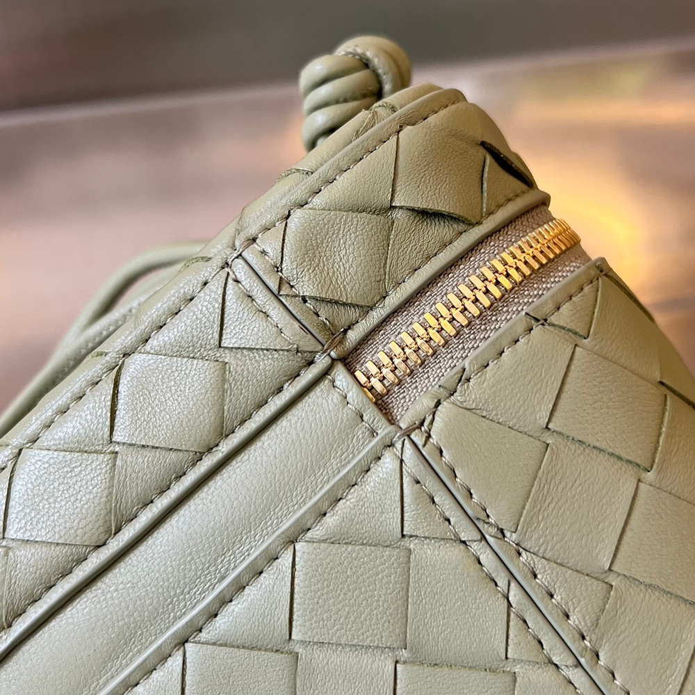 Bottega Veneta Mini Intrecciato Vanity Case