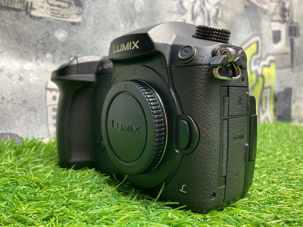 Panasonic Lumix GH5