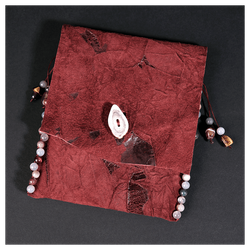 Кожаная обложка на паспорт «Шаманка» (фигура)