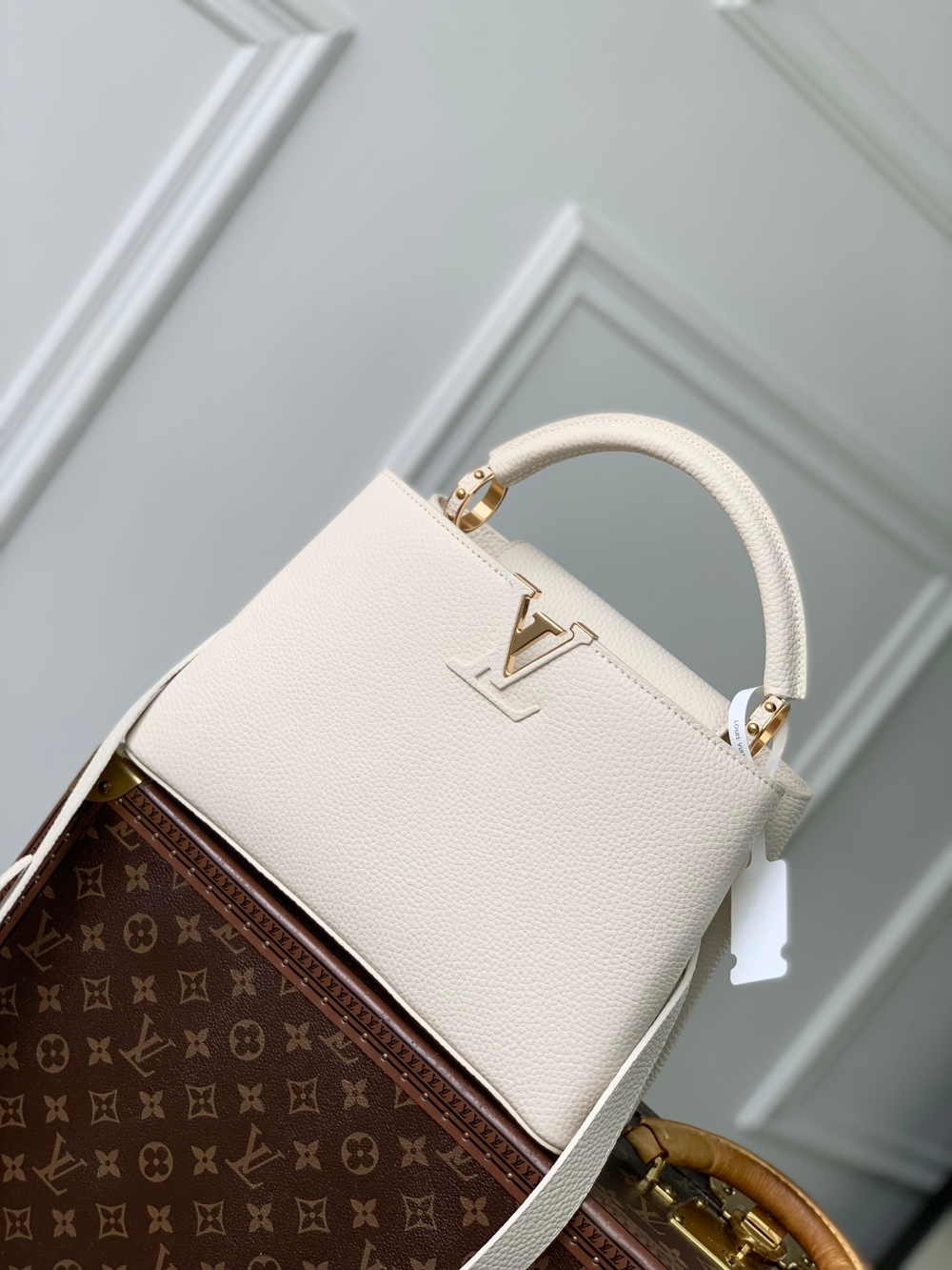 Louis Vuitton Capucines MM